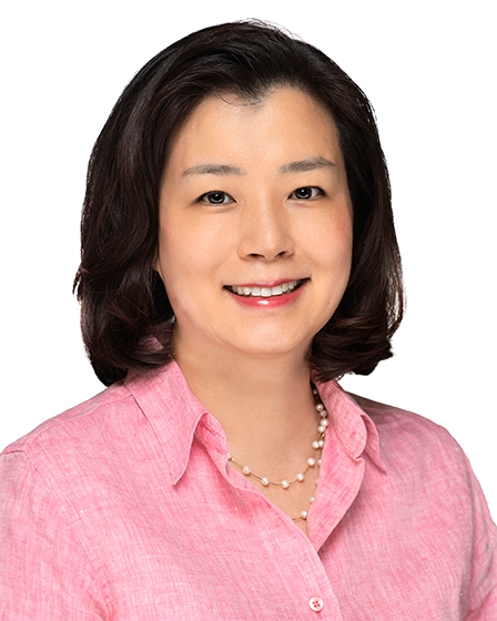 Jin Hyun Park, LAc Headshot